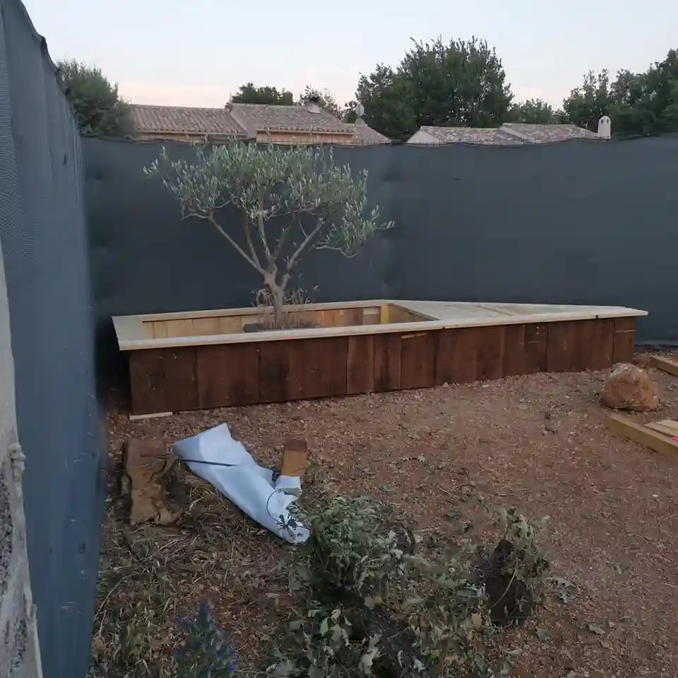 Jardinière en bois sur mesure — Fayence