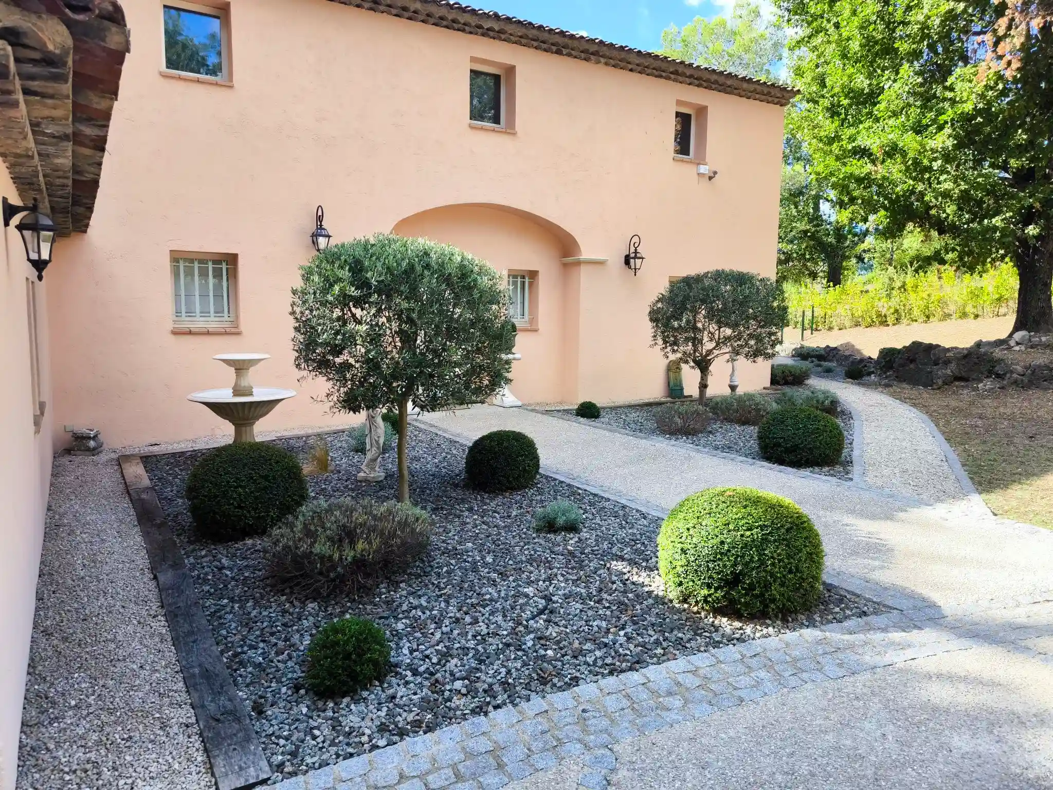 Entretien de massif — Fayence