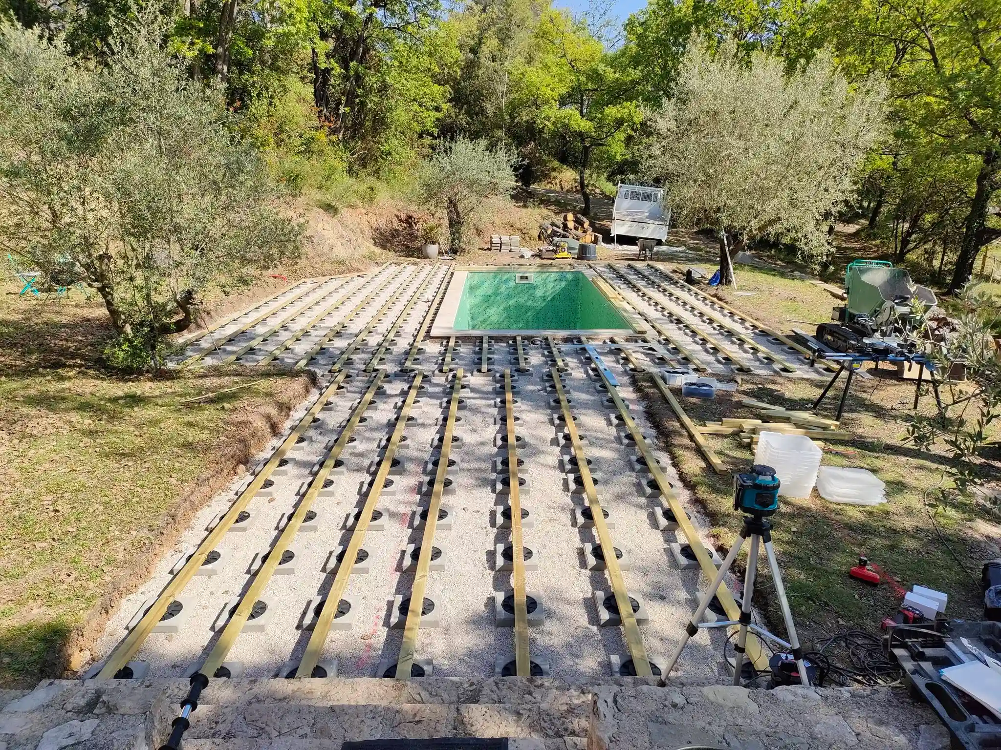 Préparation support terrasse — Tourrettes