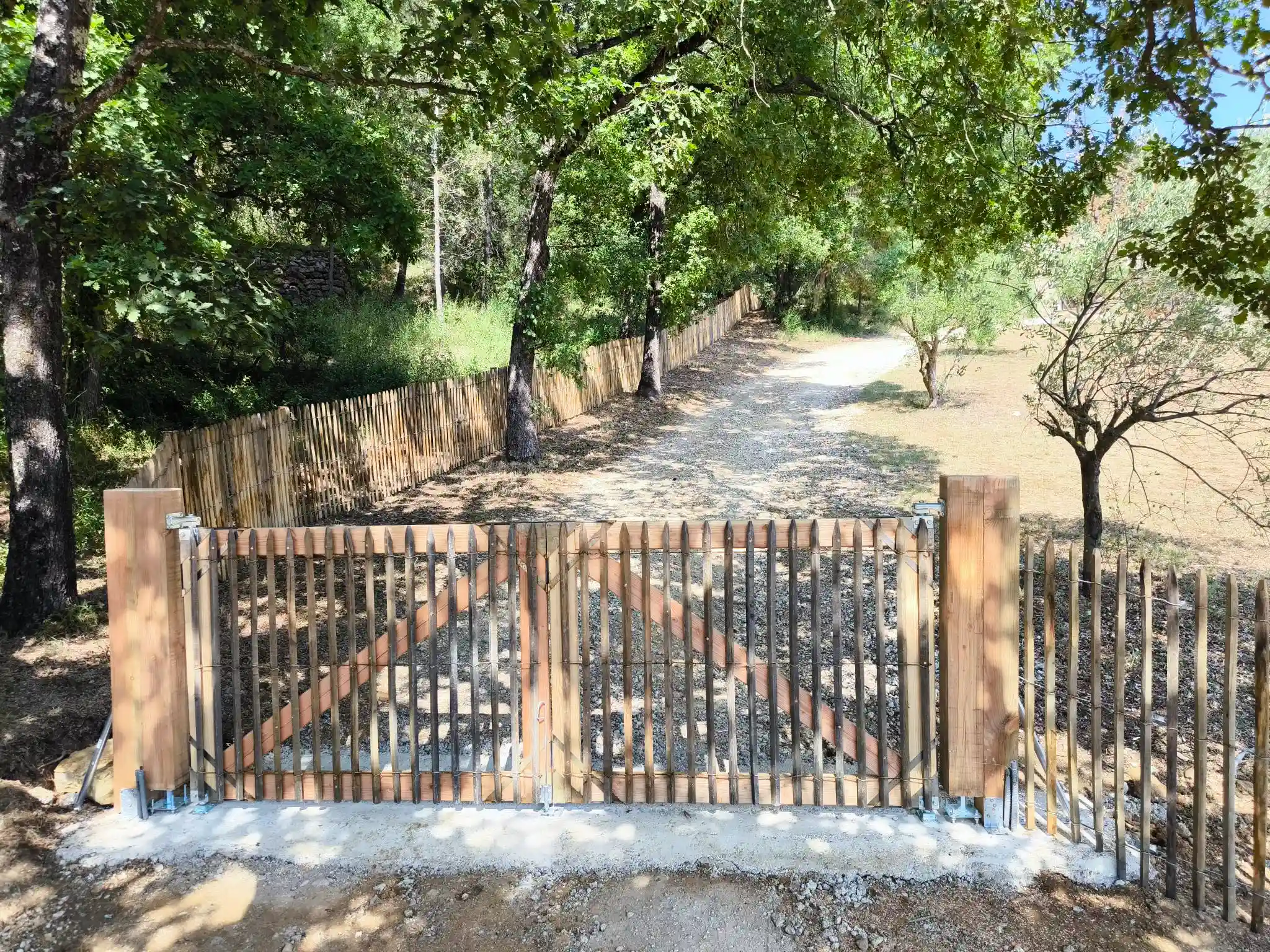 Portails fini — Tourrettes