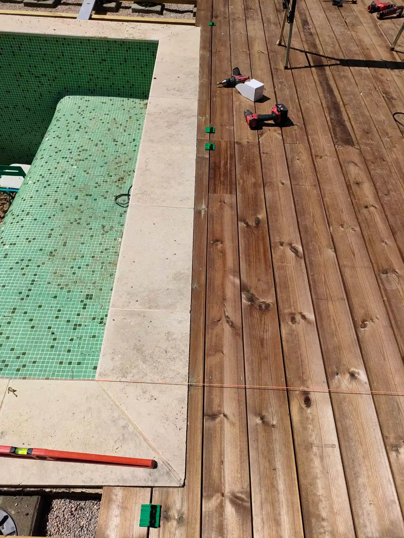 Terrasse bois en cours — Tourrettes