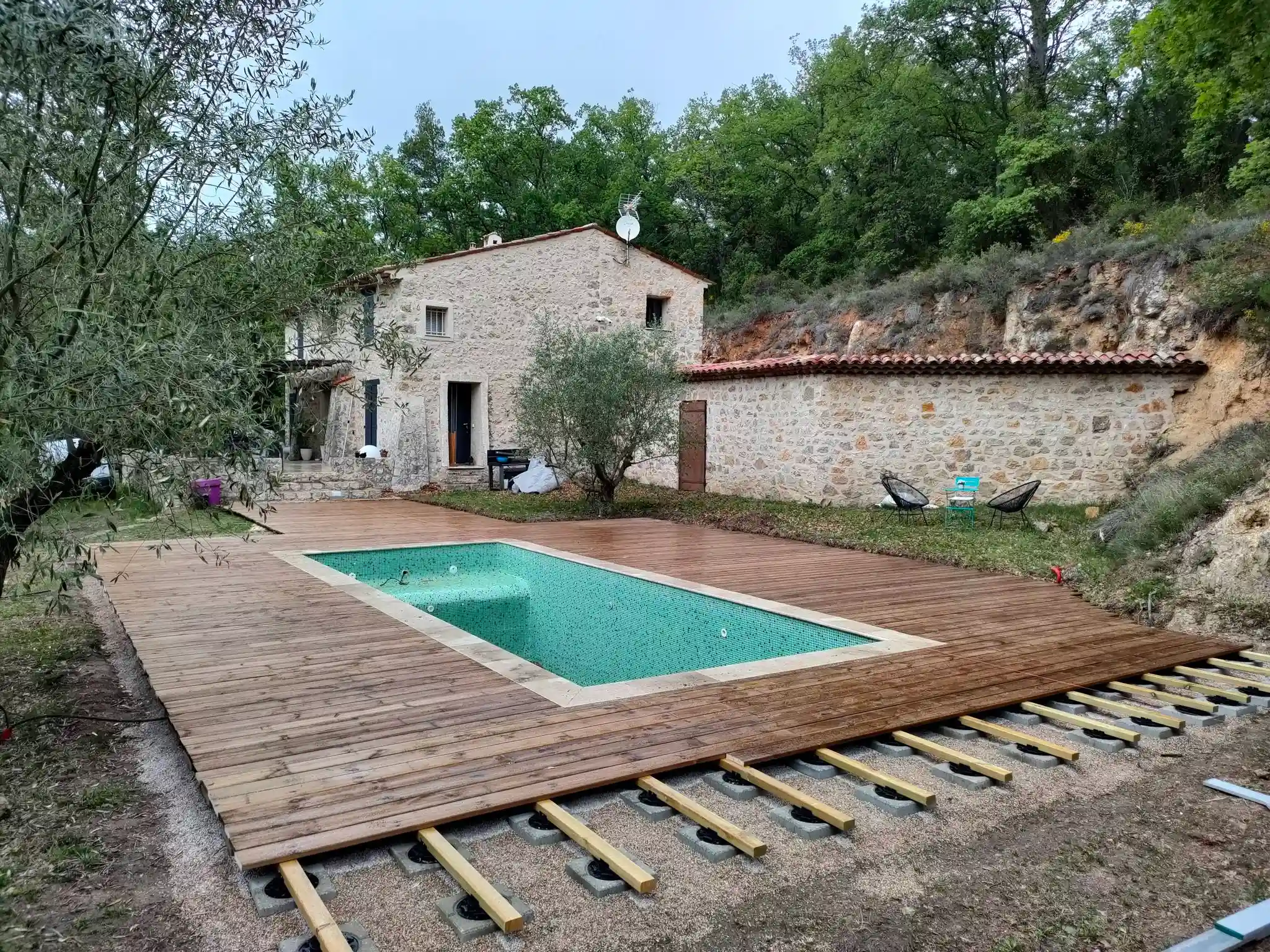 Terrasse bois en cours 2 — Tourrettes