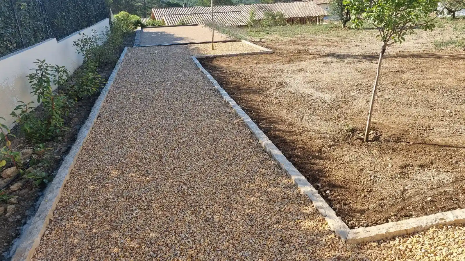 Pose de bordures par JM Services à Fayence